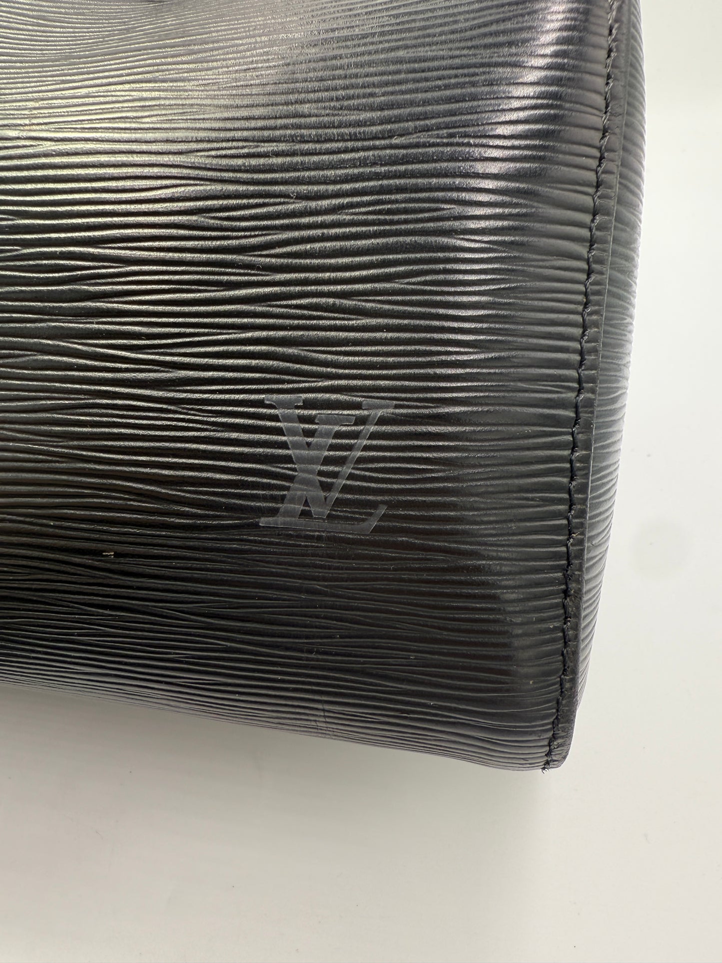 Louis Vuitton Speedy 25 Black Epi Leather SP0035