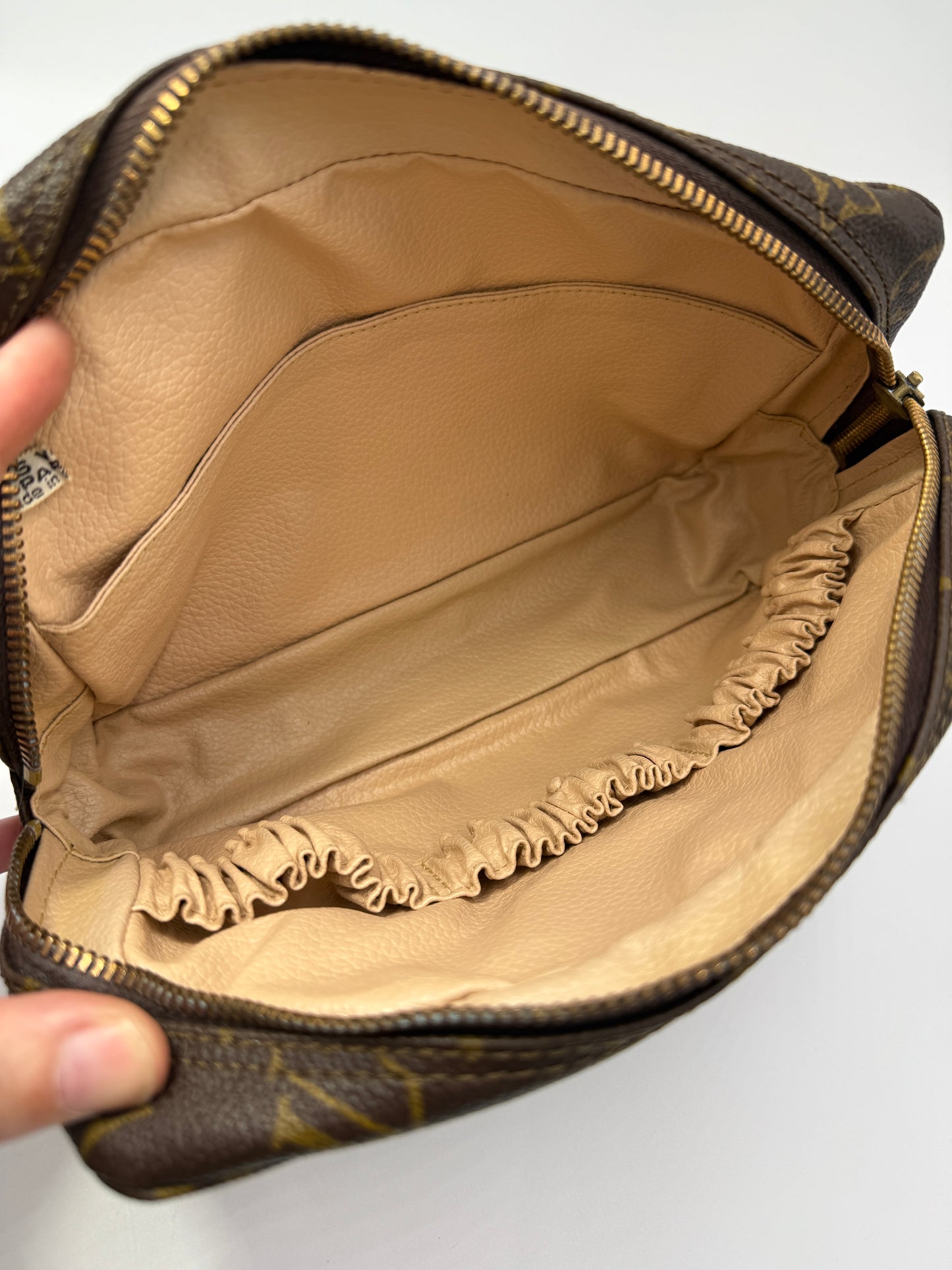 Louis Vuitton Monogram Coated Canvas Toiletry 23 cm