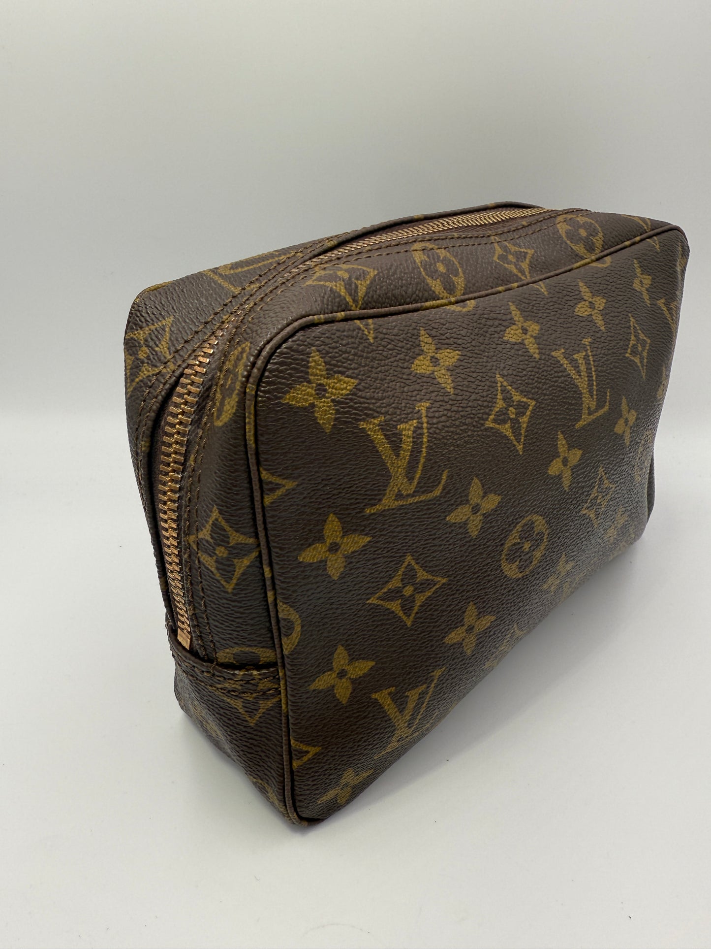 Louis Vuitton Monogram Coated Canvas Toiletry 23 cm