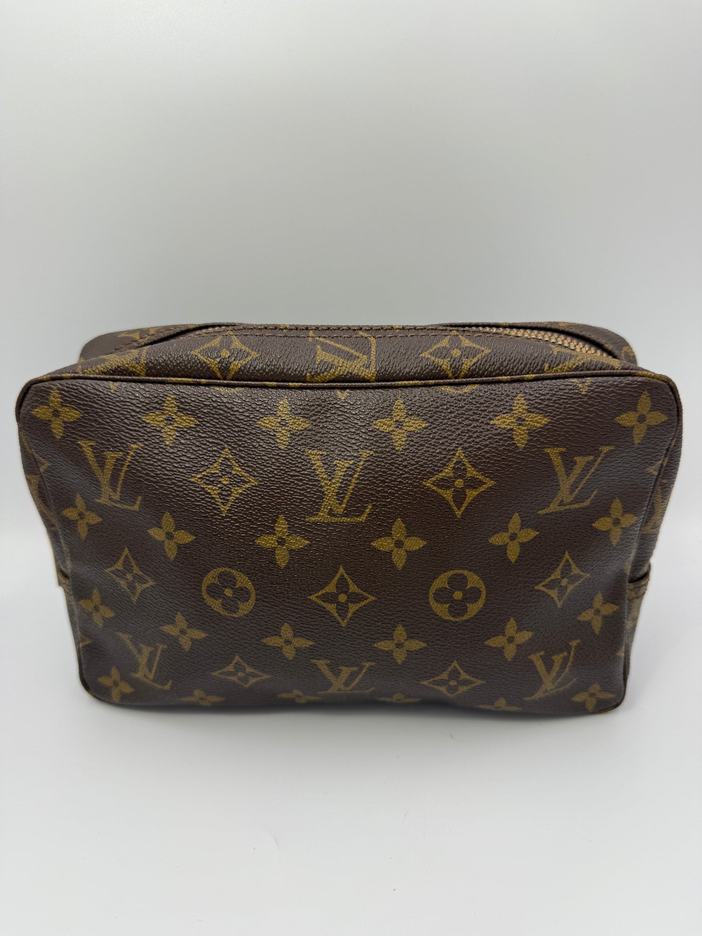 Louis Vuitton Monogram Coated Canvas Toiletry 23 cm