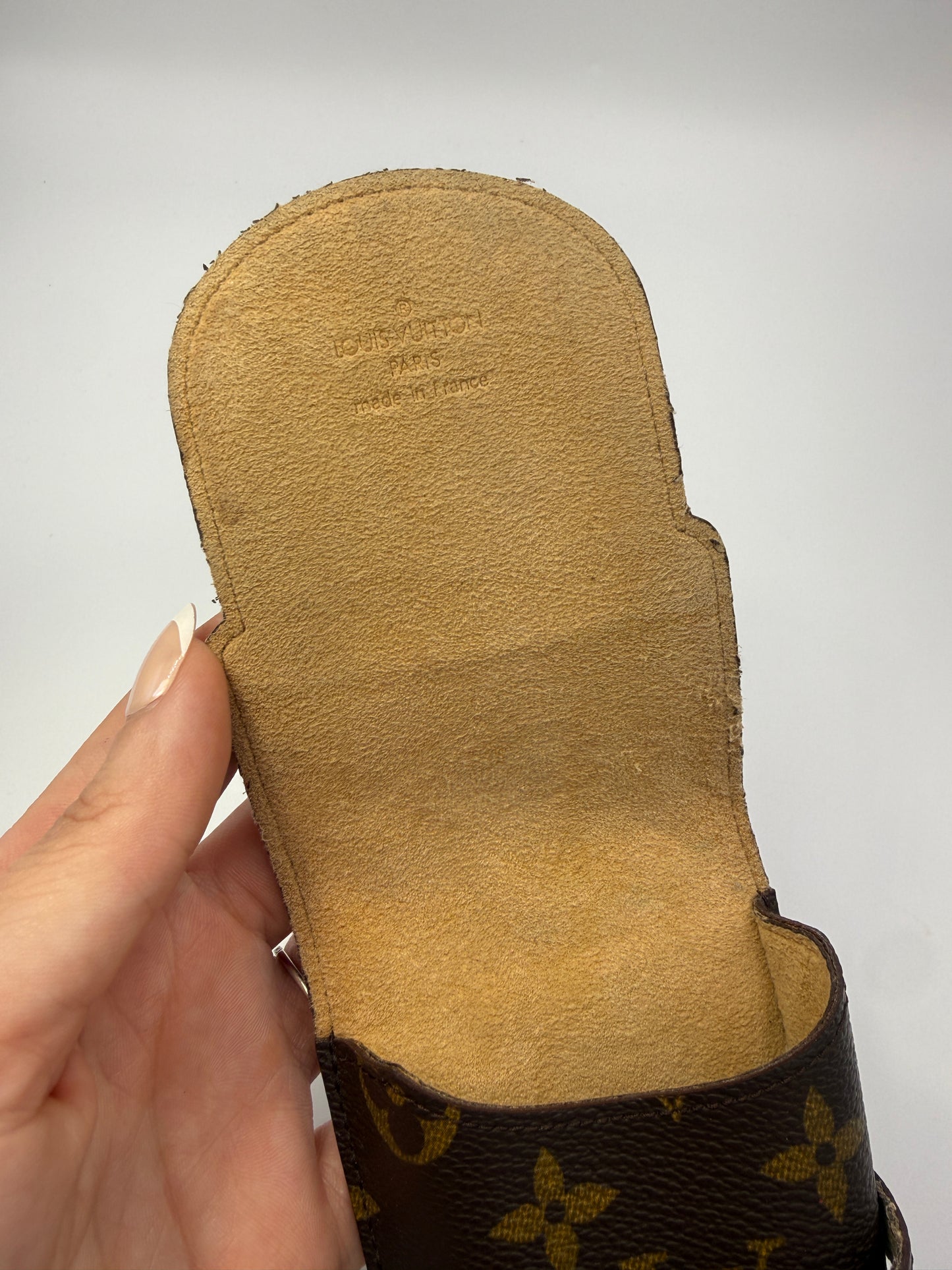 Louis Vuitton Monogram Coated Canvas Glasses Case Flap Closure MI0917