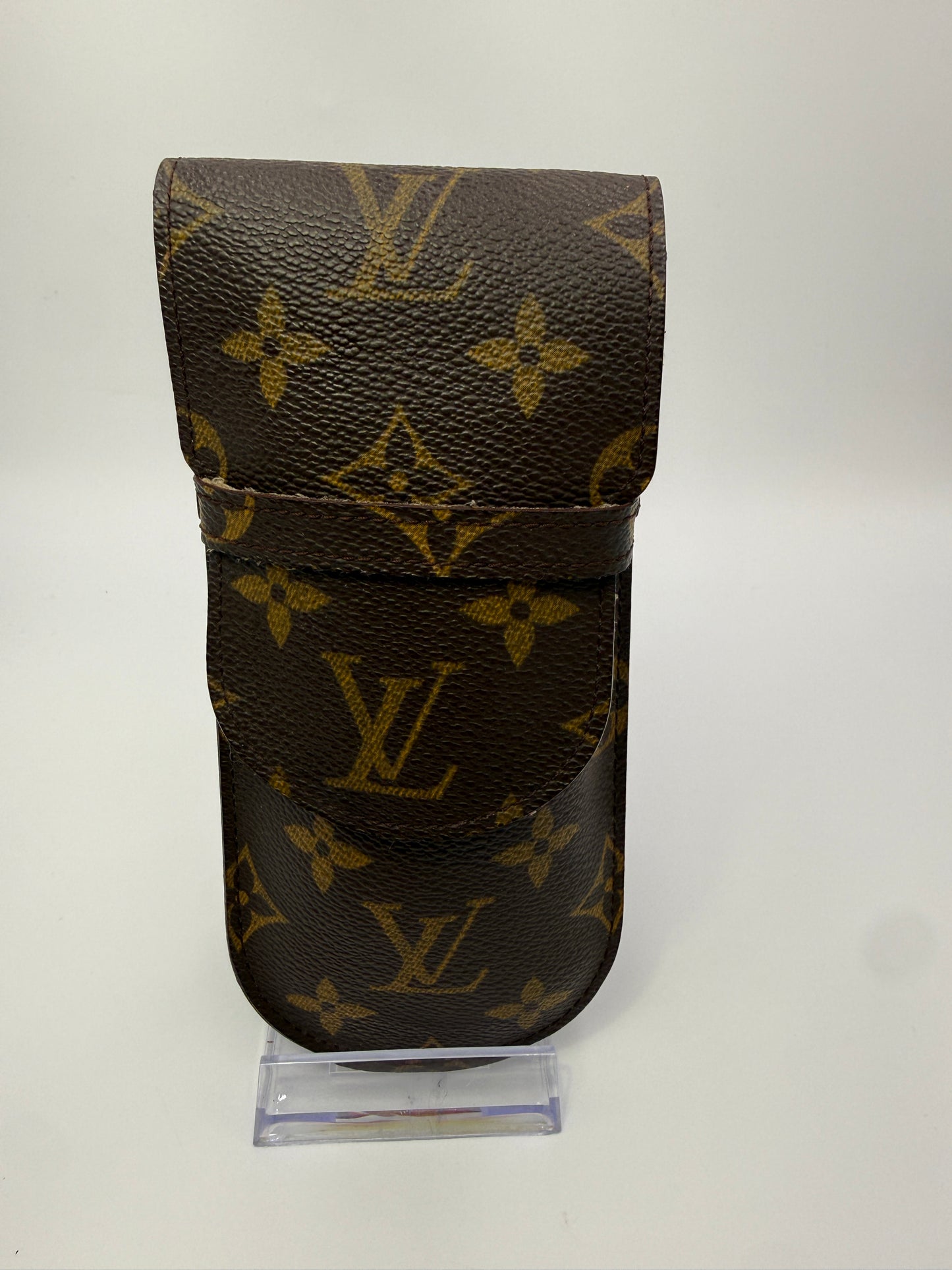 Louis Vuitton Monogram Coated Canvas Glasses Case Flap Closure MI0917