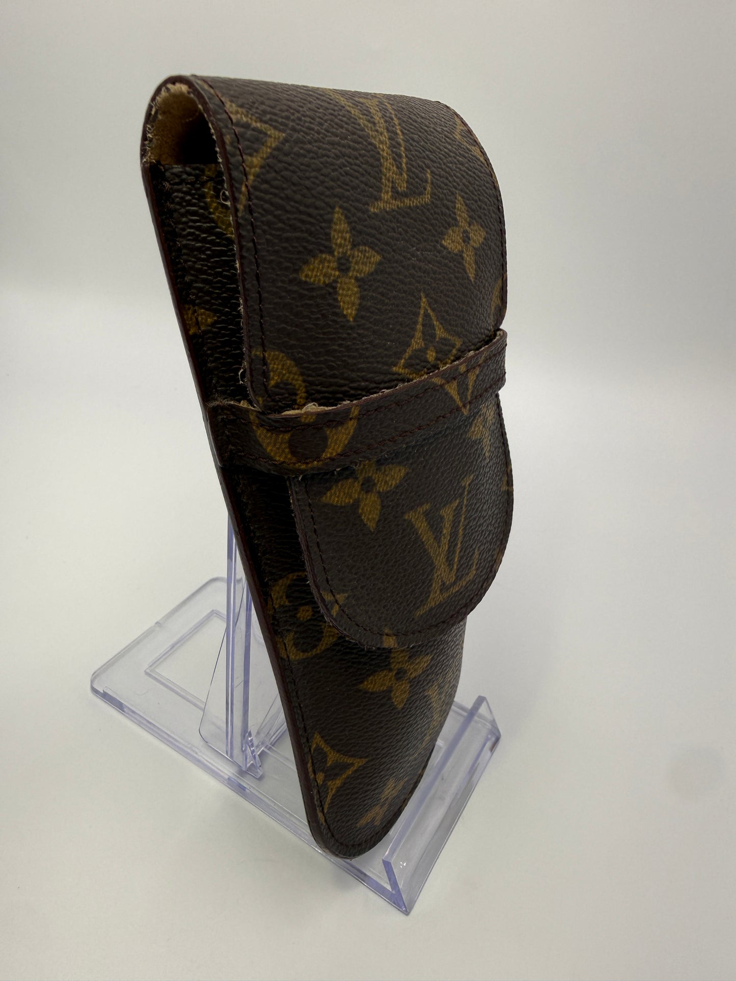 Louis Vuitton Monogram Coated Canvas Glasses Case Flap Closure MI0917