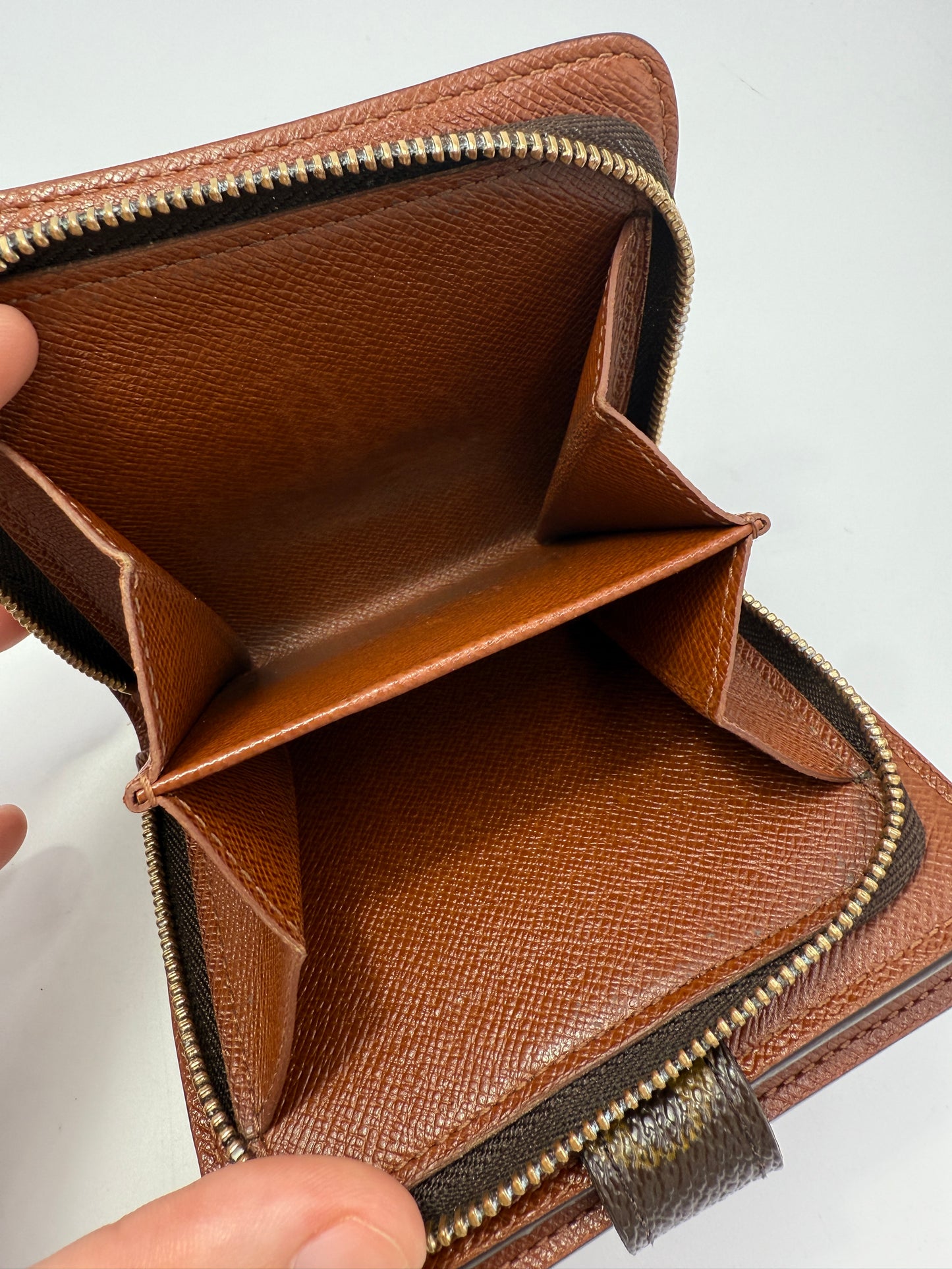 Louis Vuitton Monogram Compact Zippy Wallet MI0082