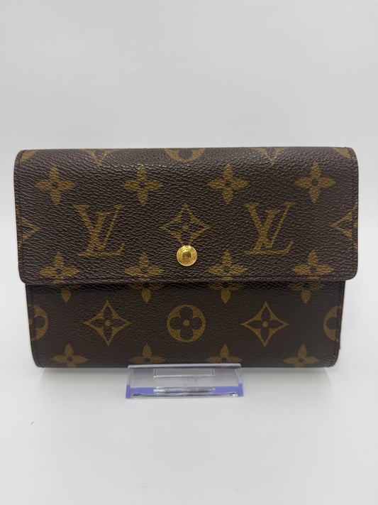 Louis Vuitton Vintage Monogram Compact International Wallet With COA MI0955