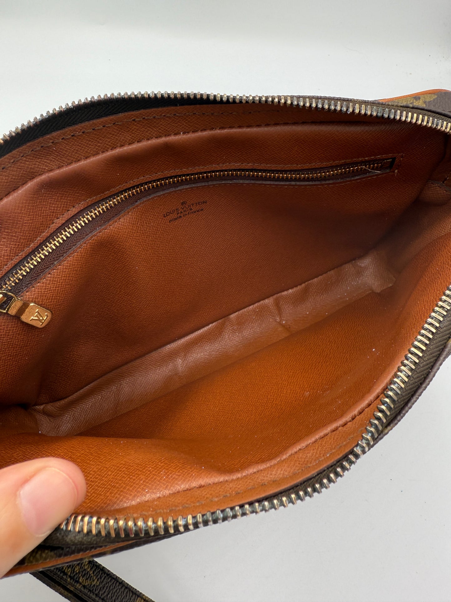 Louis Vuitton Monogram Wristlet 26 cm 884TH