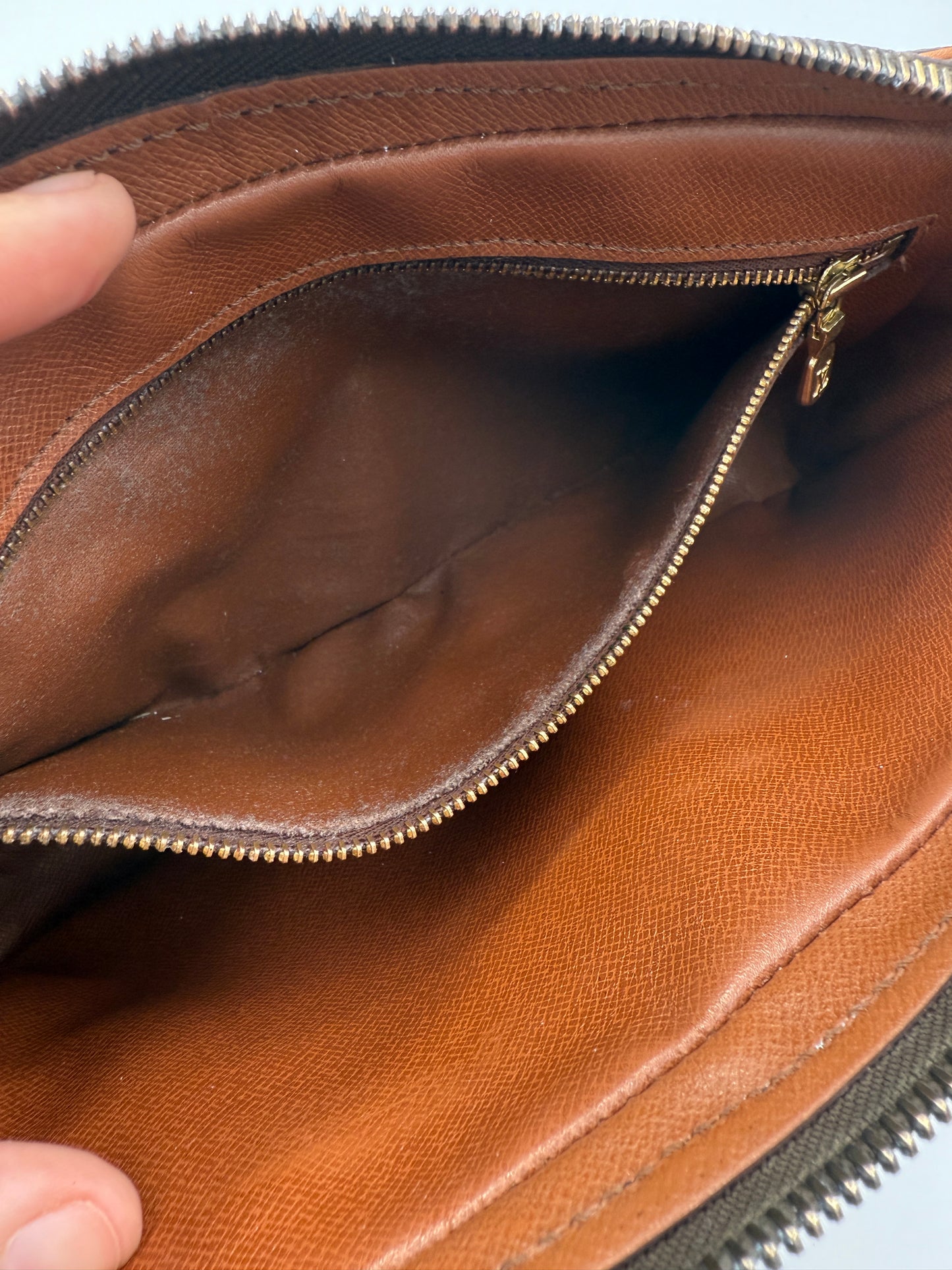 Louis Vuitton Monogram Wristlet 26 cm 884TH