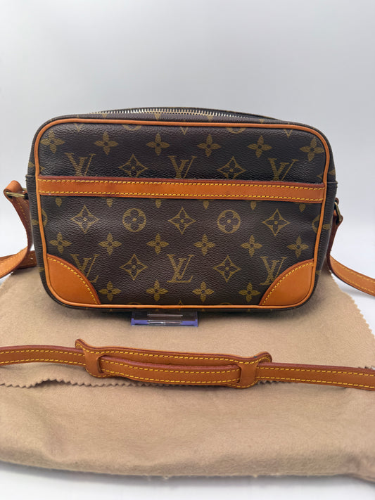 Louis Vuitton Monogram Trocadero 23 cm NO8909
