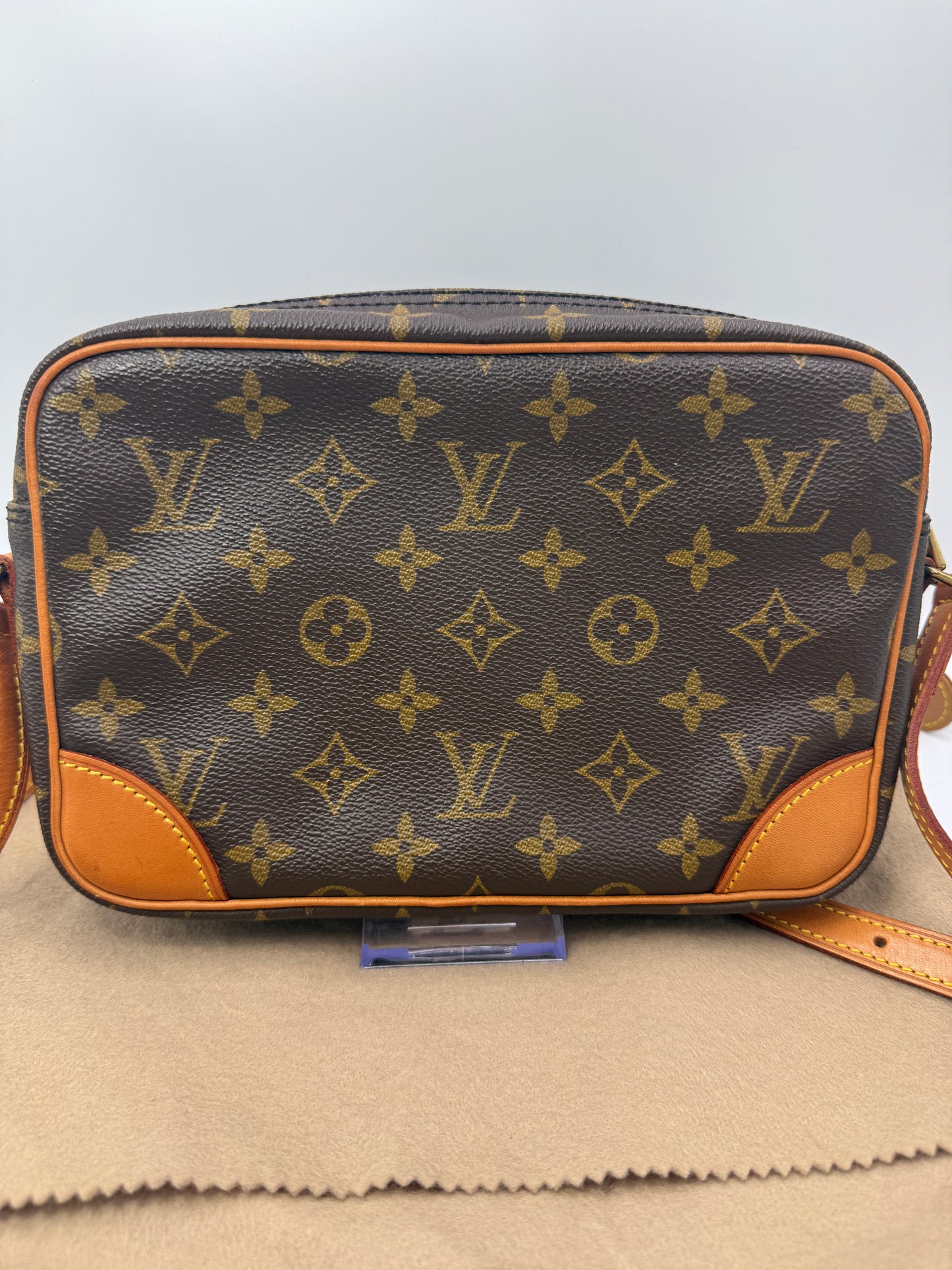 Louis Vuitton Monogram Trocadero 23 cm NO8909