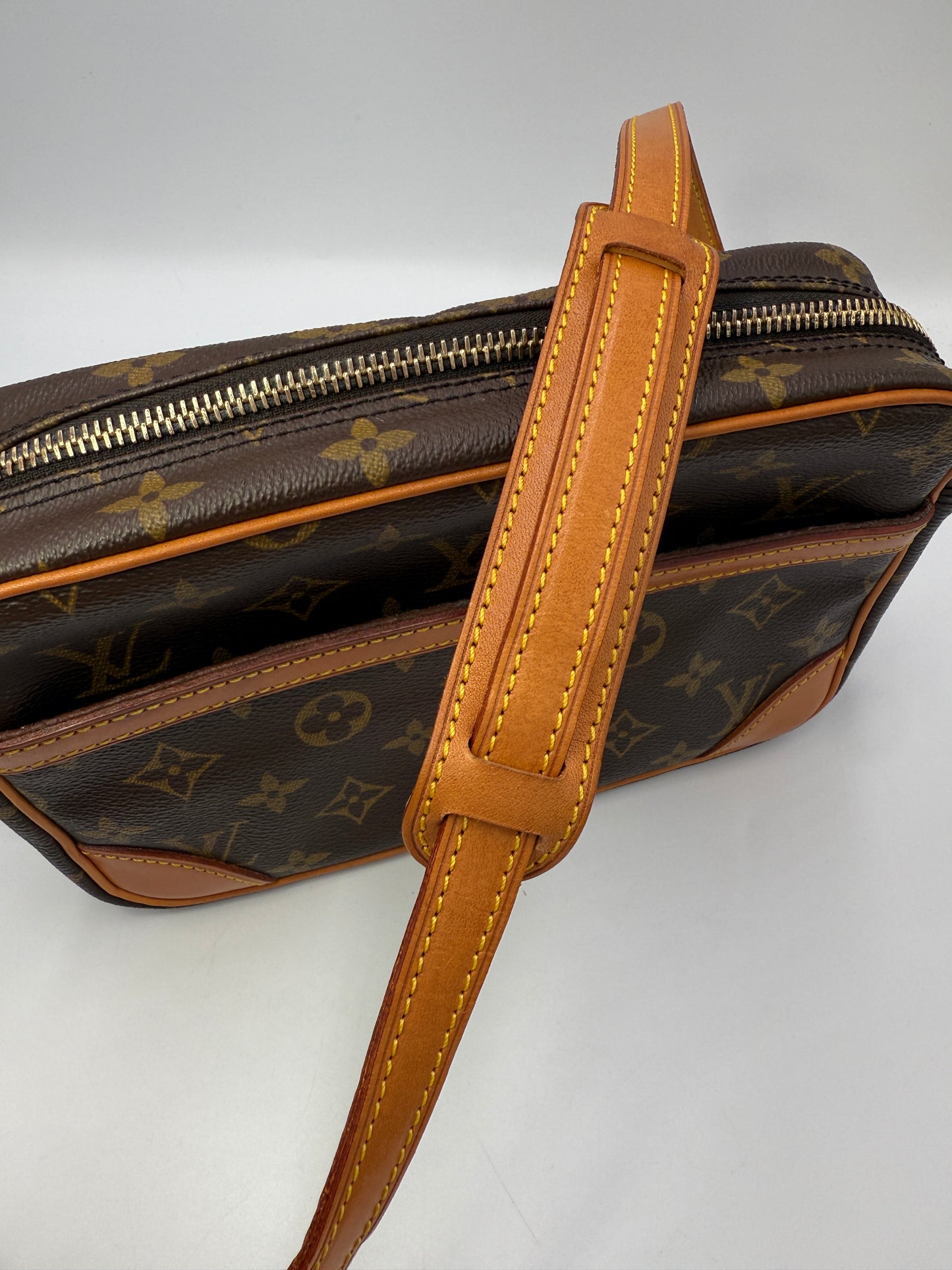 Louis Vuitton Monogram Trocadero 23 cm NO8909