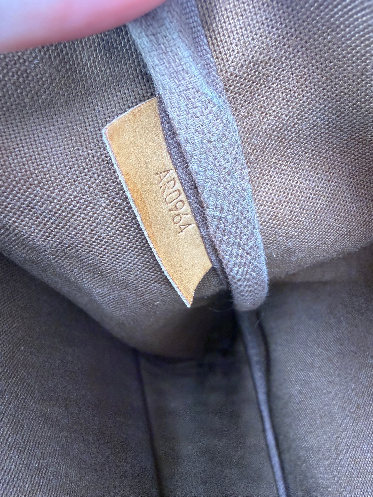 Louis Vuitton Authentic Unisex Vintage Monogram Messenger Bag With COA AR0964