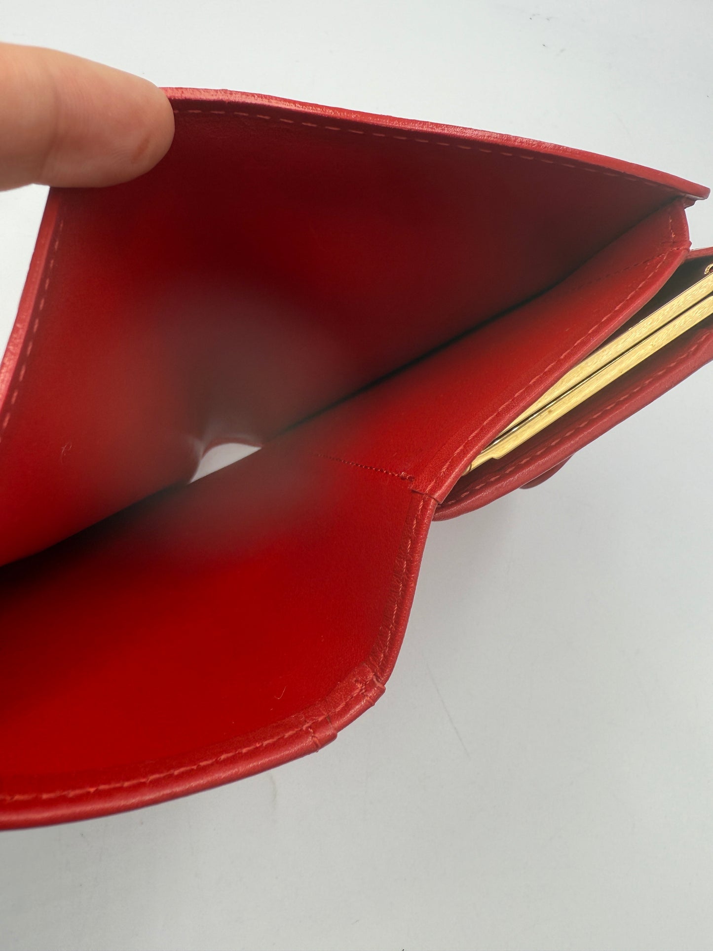 Louis Vuitton Red Vernis Kisslock Wallet MI1023