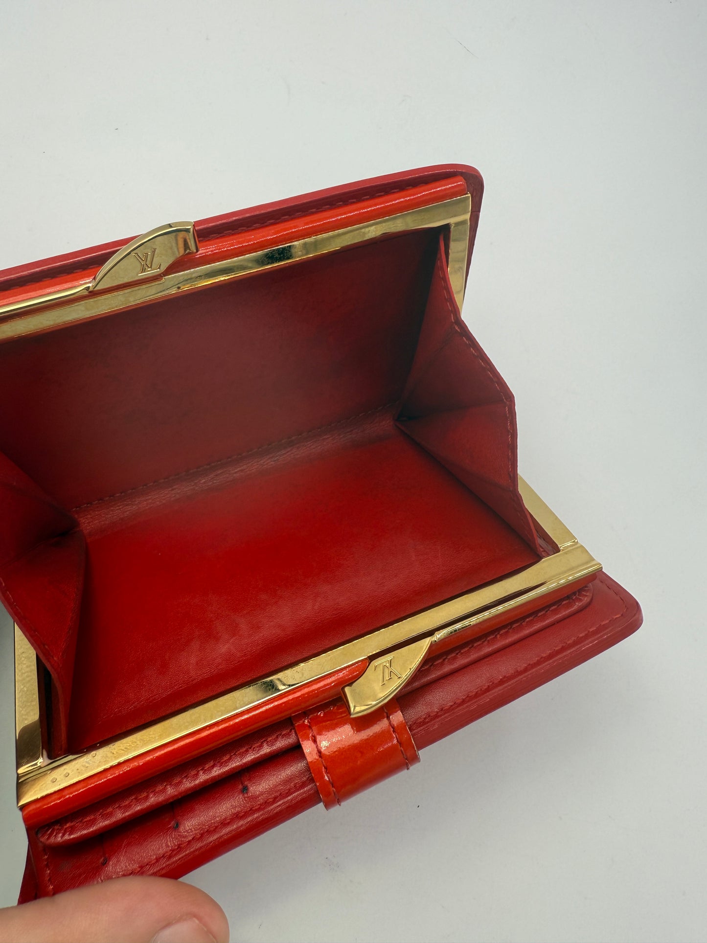 Louis Vuitton Red Vernis Kisslock Wallet MI1023