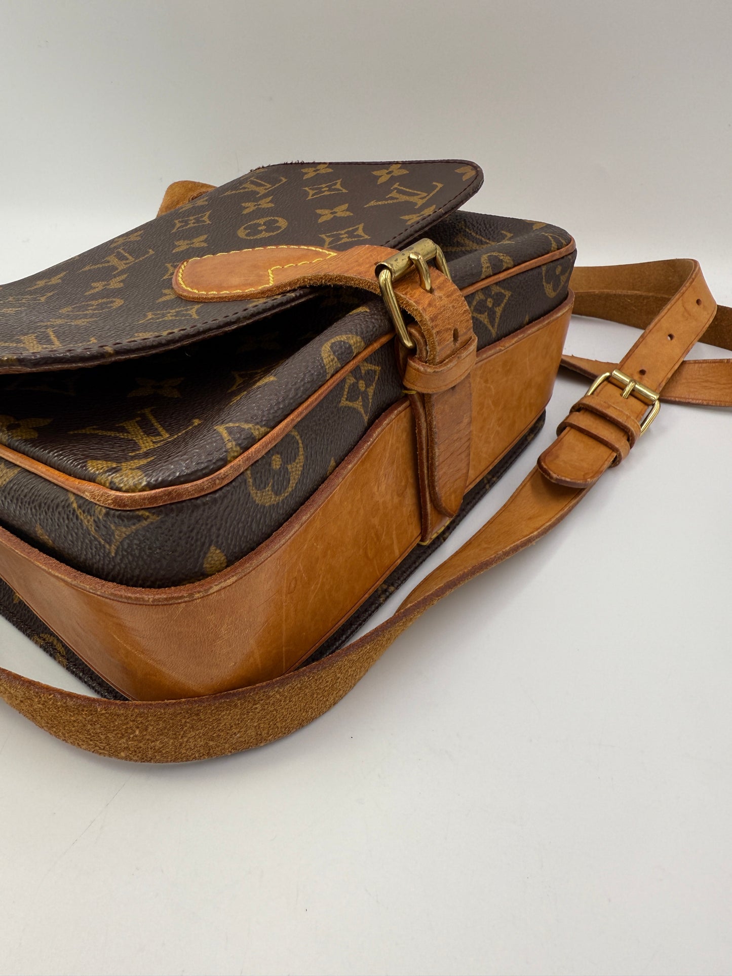 Louis Vuitton Monogram Cartouchiere MM Crossbody Shoulder Bag SL0965