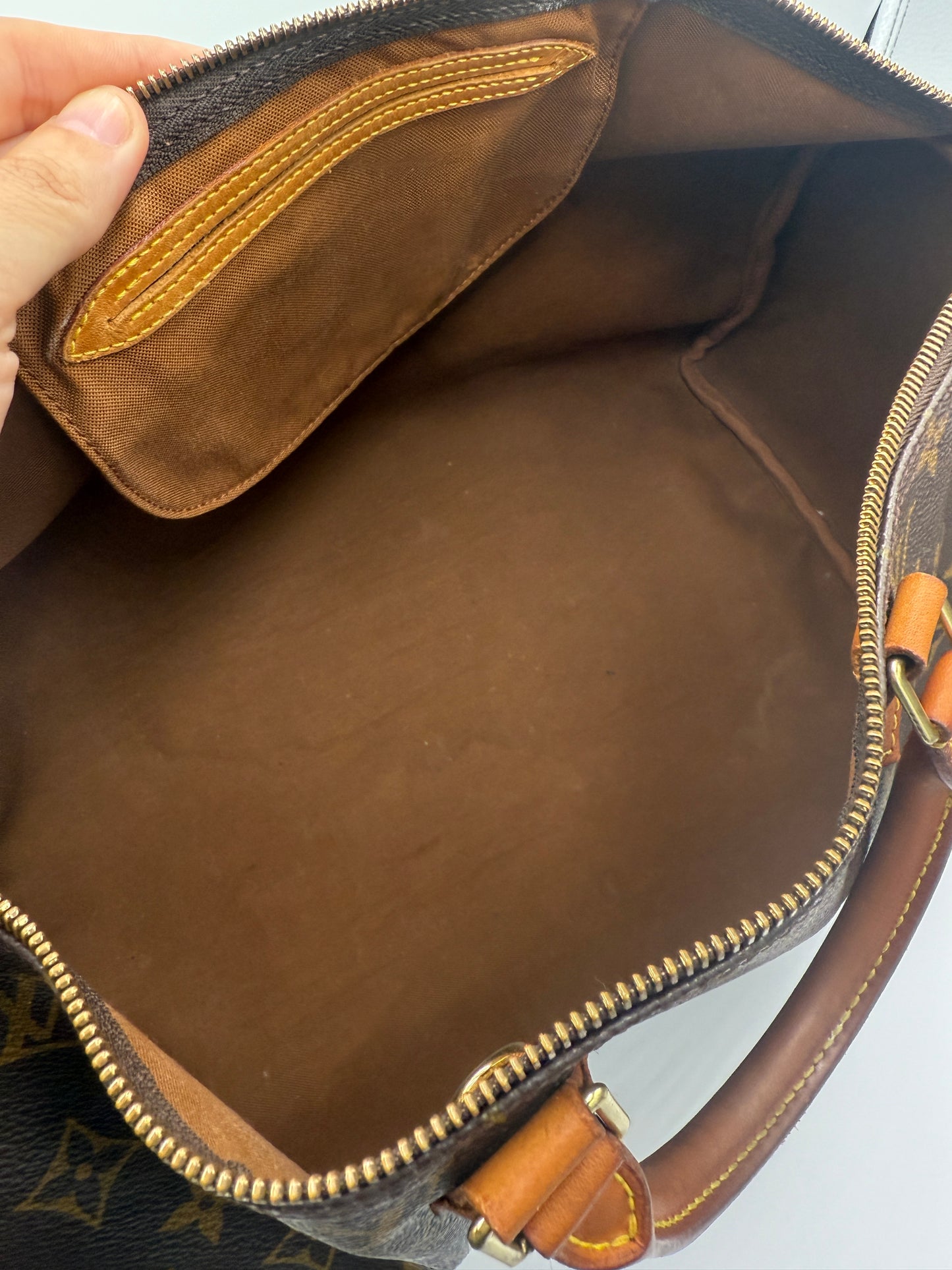 Louis Vuitton Monogram Speedy 40 SP0020