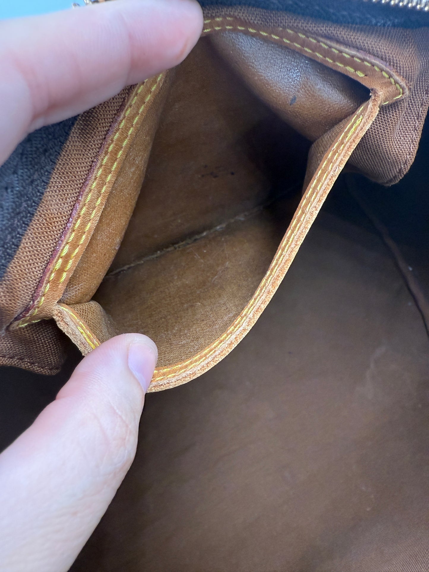 Louis Vuitton Monogram Speedy 40 SP0020