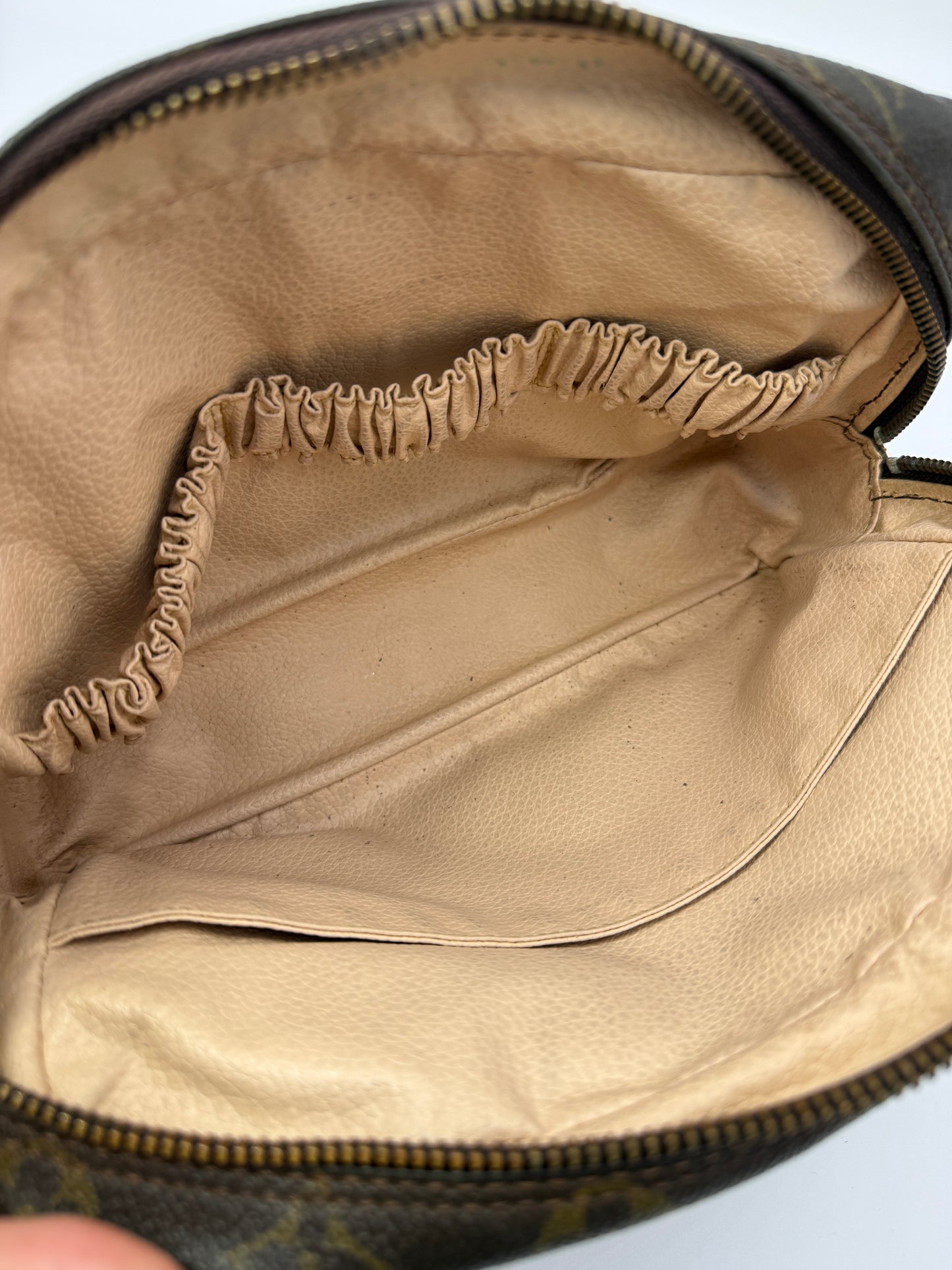 Louis Vuitton Monogram Coated Canvas Toiletry 23 cm