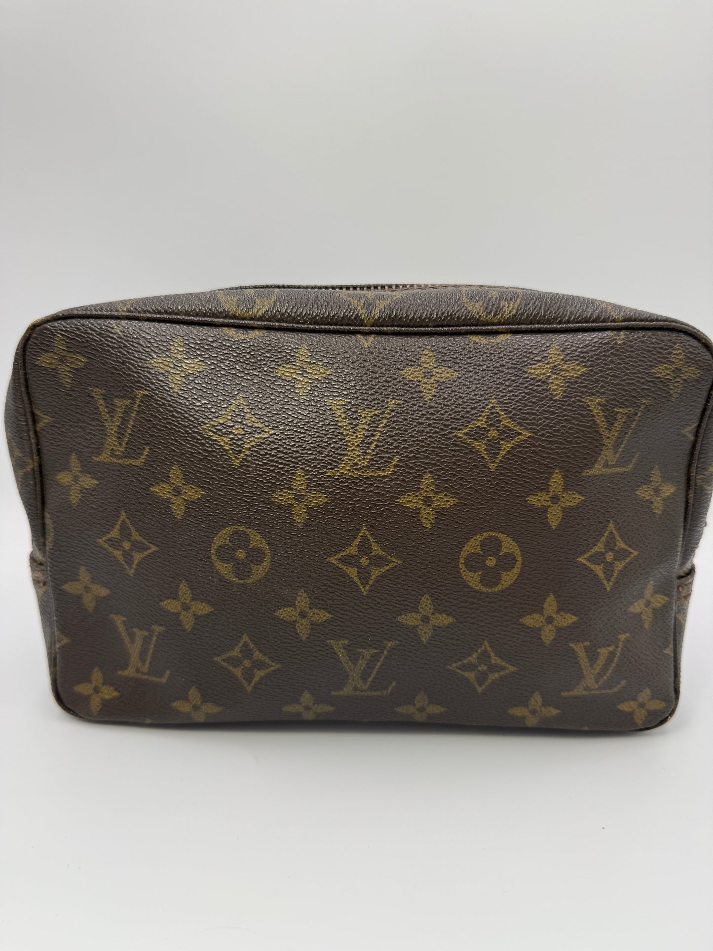 Louis Vuitton Monogram Coated Canvas Toiletry 23 cm