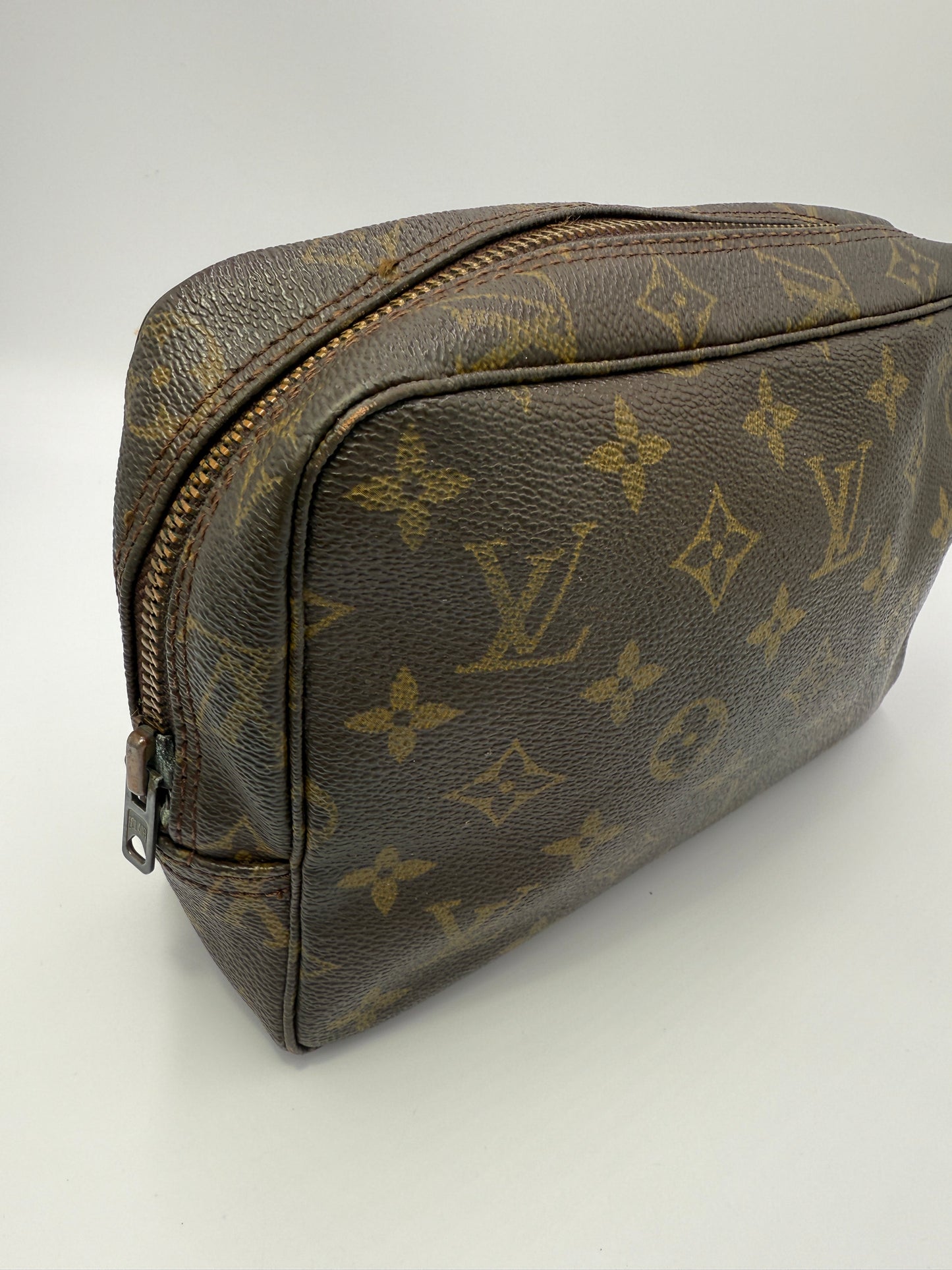 Louis Vuitton Monogram Coated Canvas Toiletry 23 cm