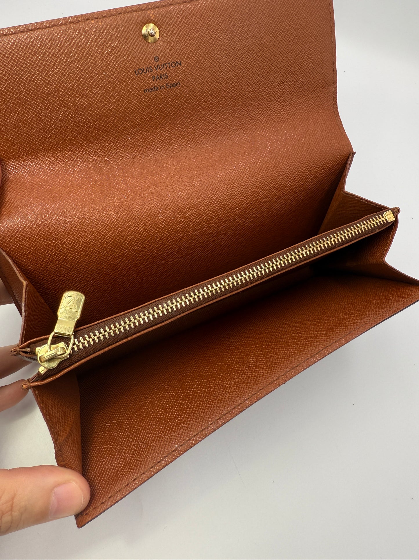 Louis Vuitton Monogram Sarah Wallet CA0929