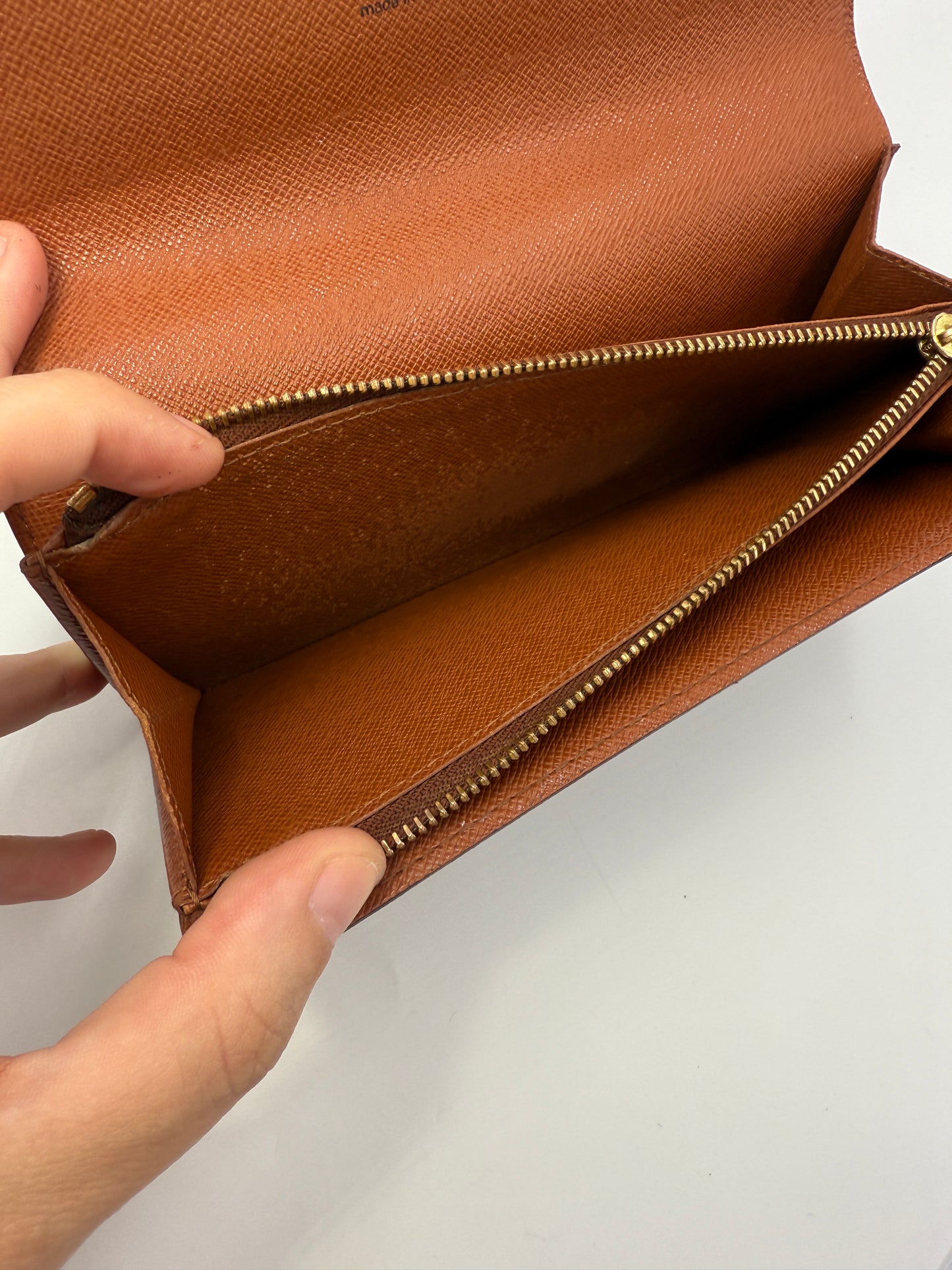 Louis Vuitton Monogram Sarah Wallet CA0929