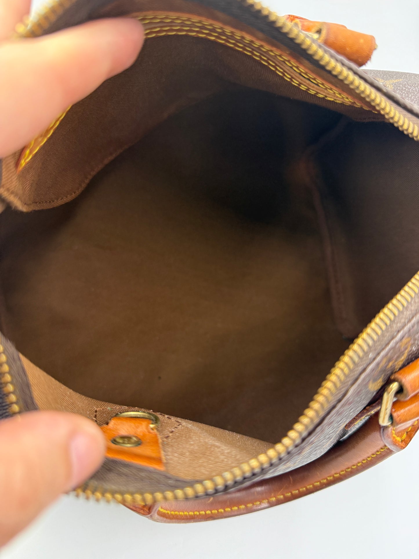 Louis Vuitton Monogram Speedy 25 SP0915