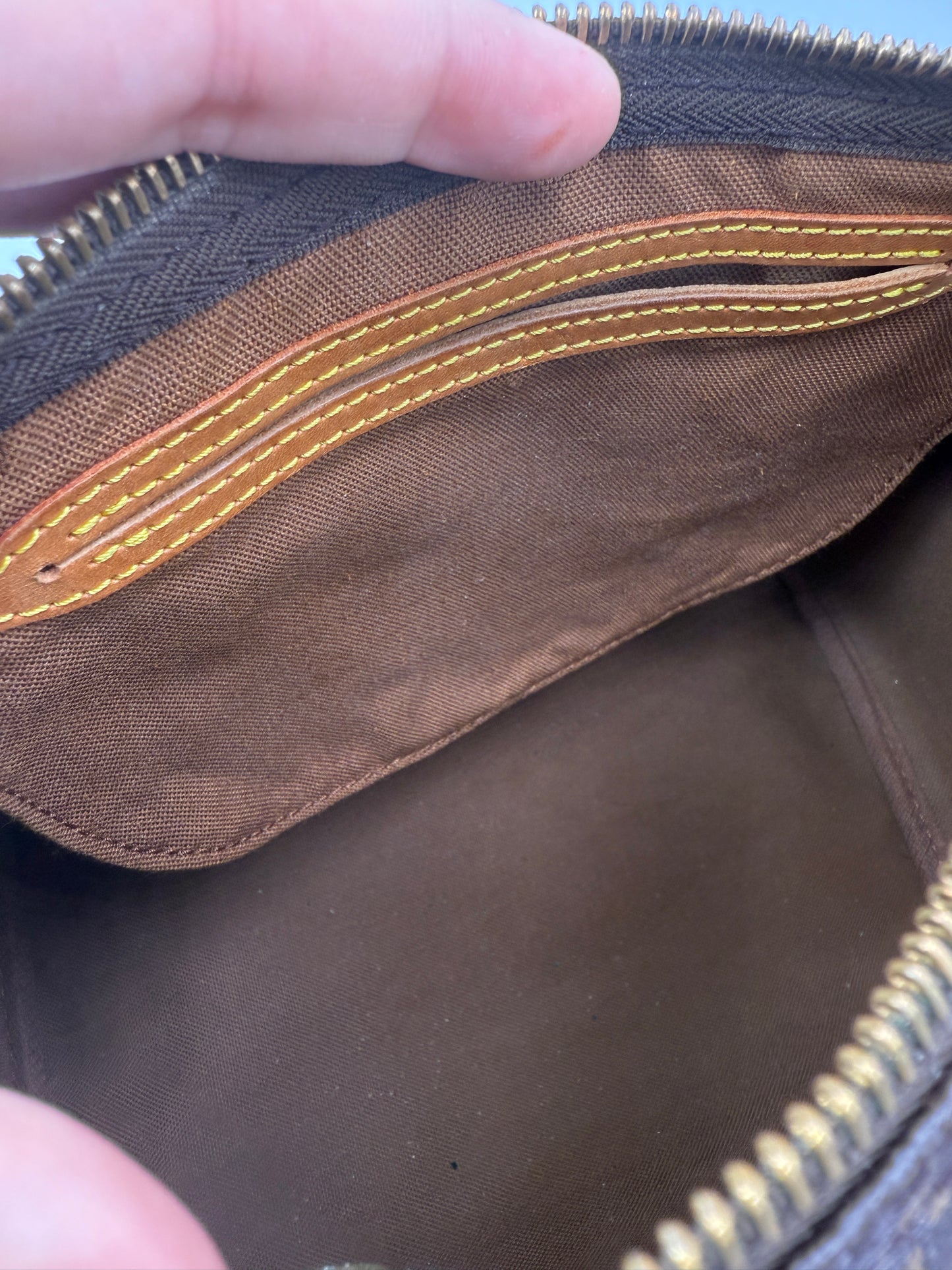 Louis Vuitton Monogram Speedy 25 SP0915