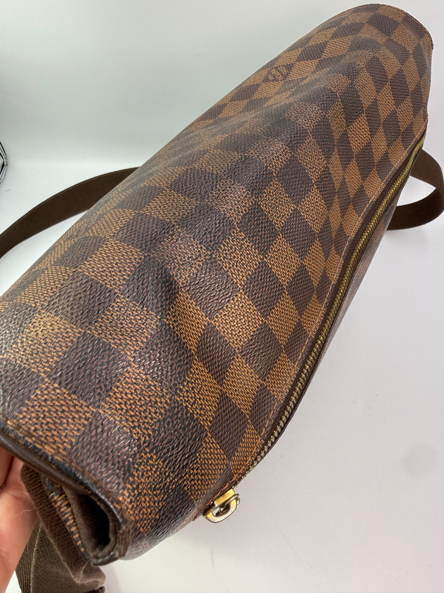Louis Vuitton Damier Ebene Messenger Crossbody SR0170
