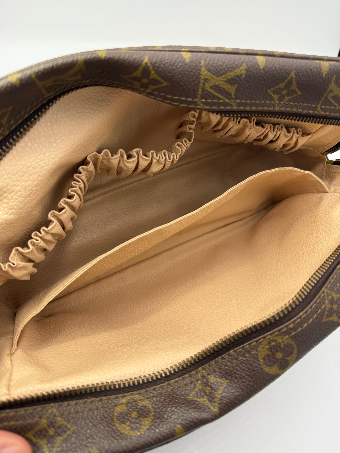 Louis Vuitton Monogram Coated Canvas Toiletry 28 cm
