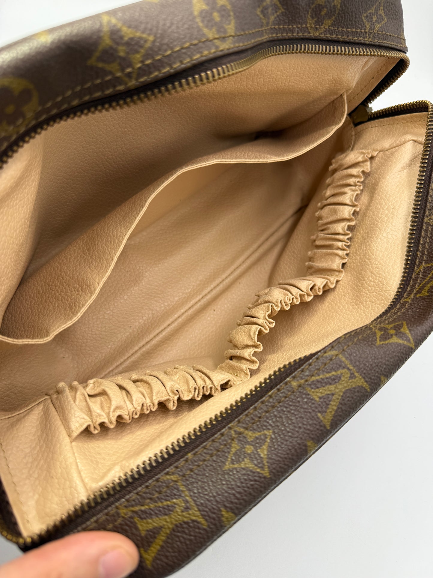 Louis Vuitton Monogram Coated Canvas Toiletry 28 cm