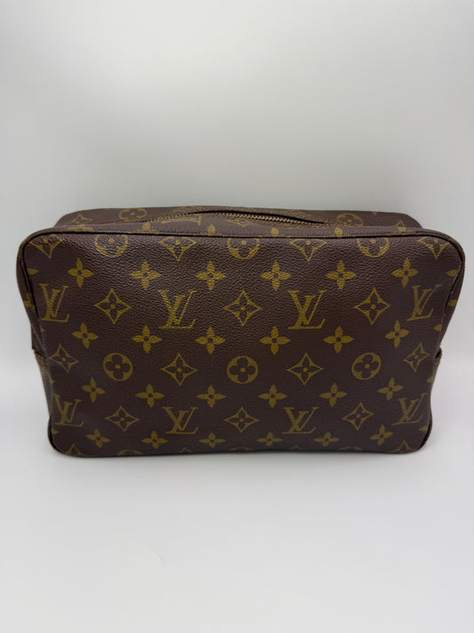 Louis Vuitton Monogram Coated Canvas Toiletry 28 cm