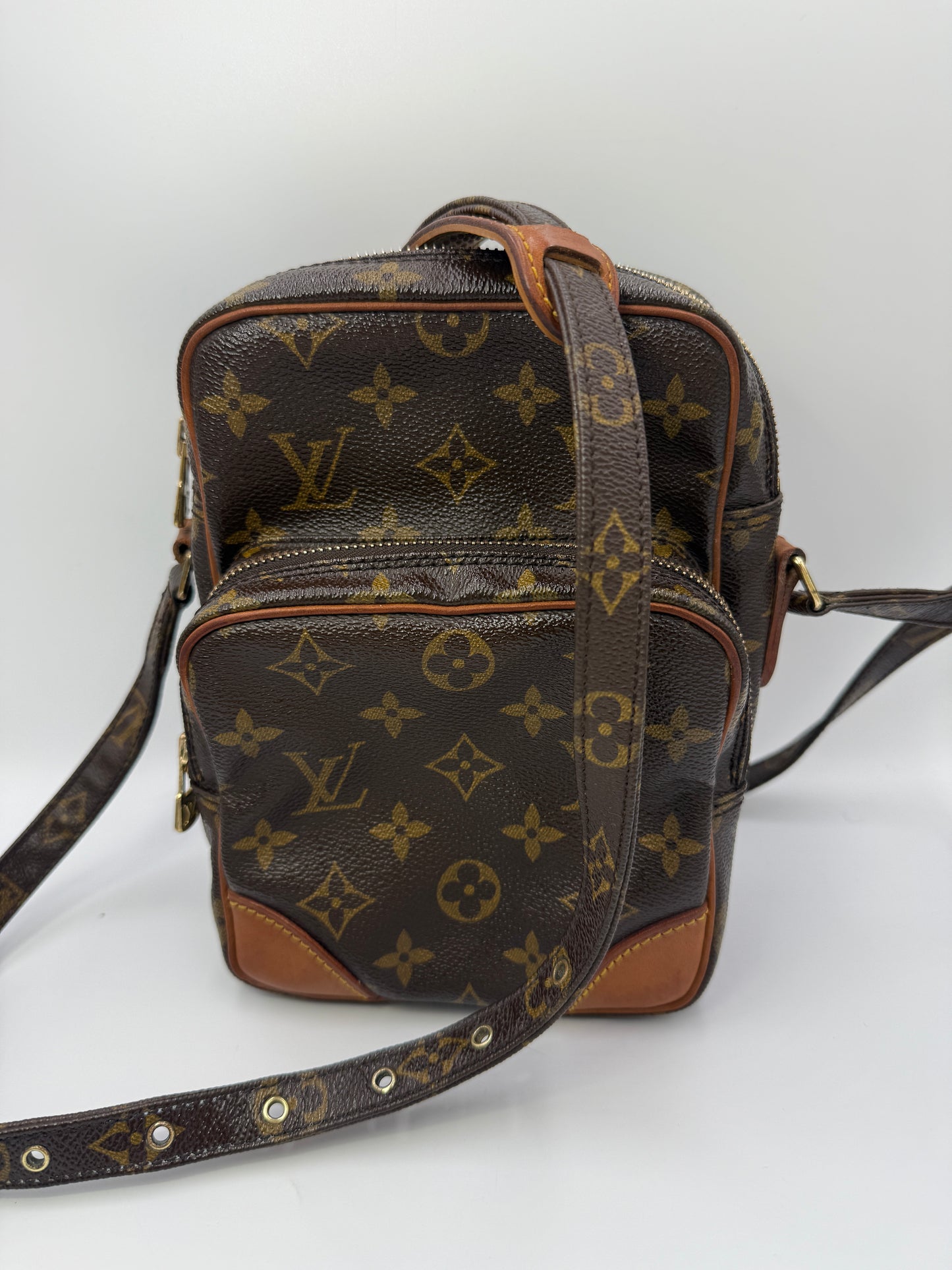 Louis Vuitton Monogram Coated Canvas Amazone Crossbody TH8906