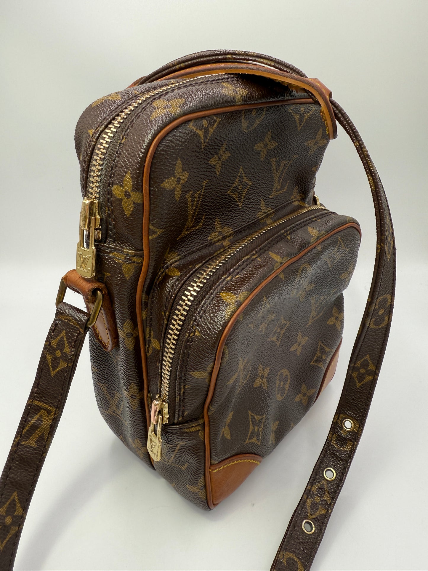 Louis Vuitton Monogram Coated Canvas Amazone Crossbody TH8906