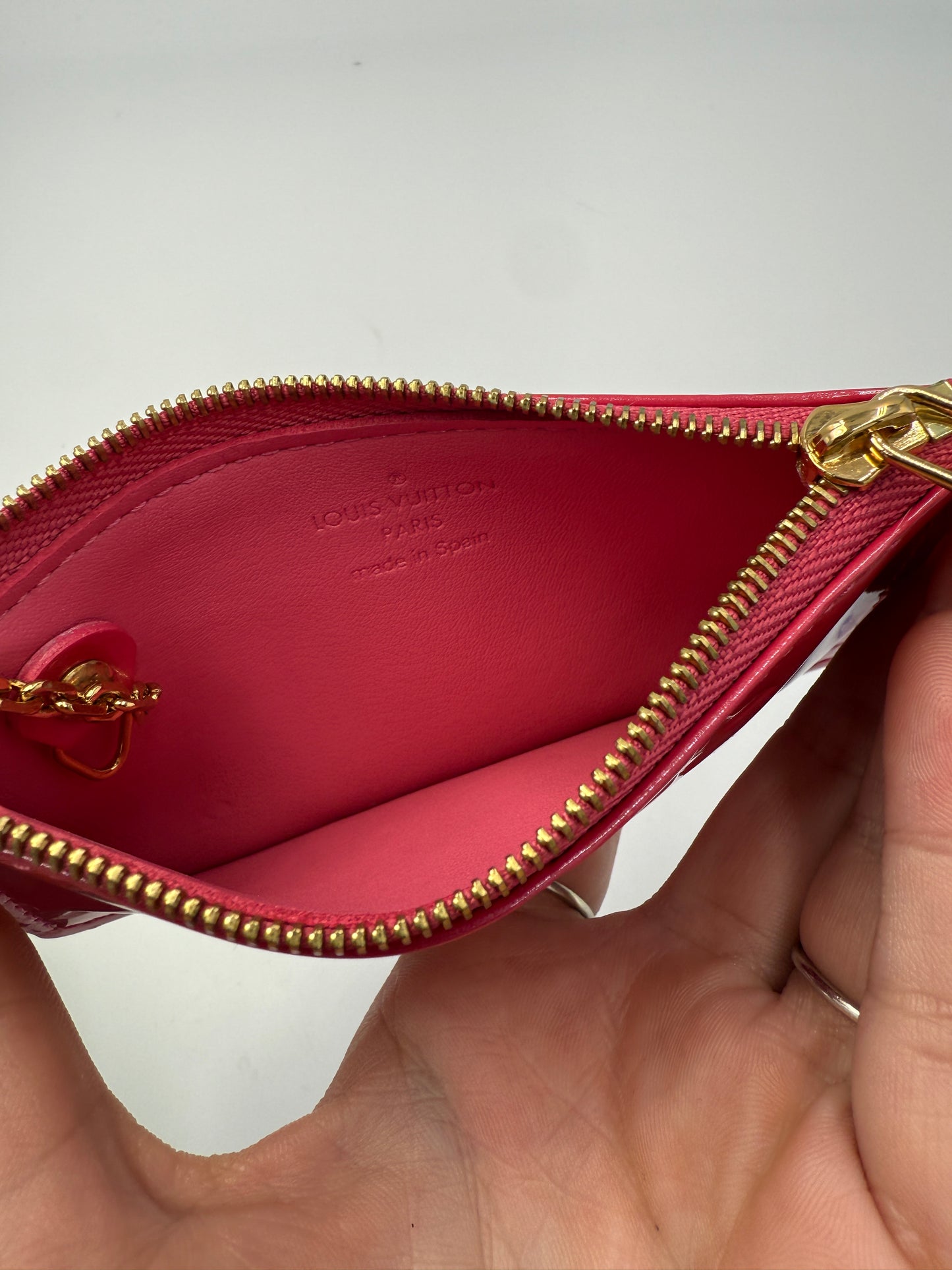Louis Vuitton  Barbie PInk Vernis Key Cles CA0026