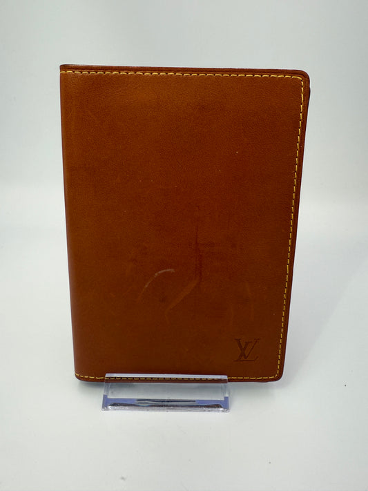 Louis Vuitton Leather Passport Holder CA1022