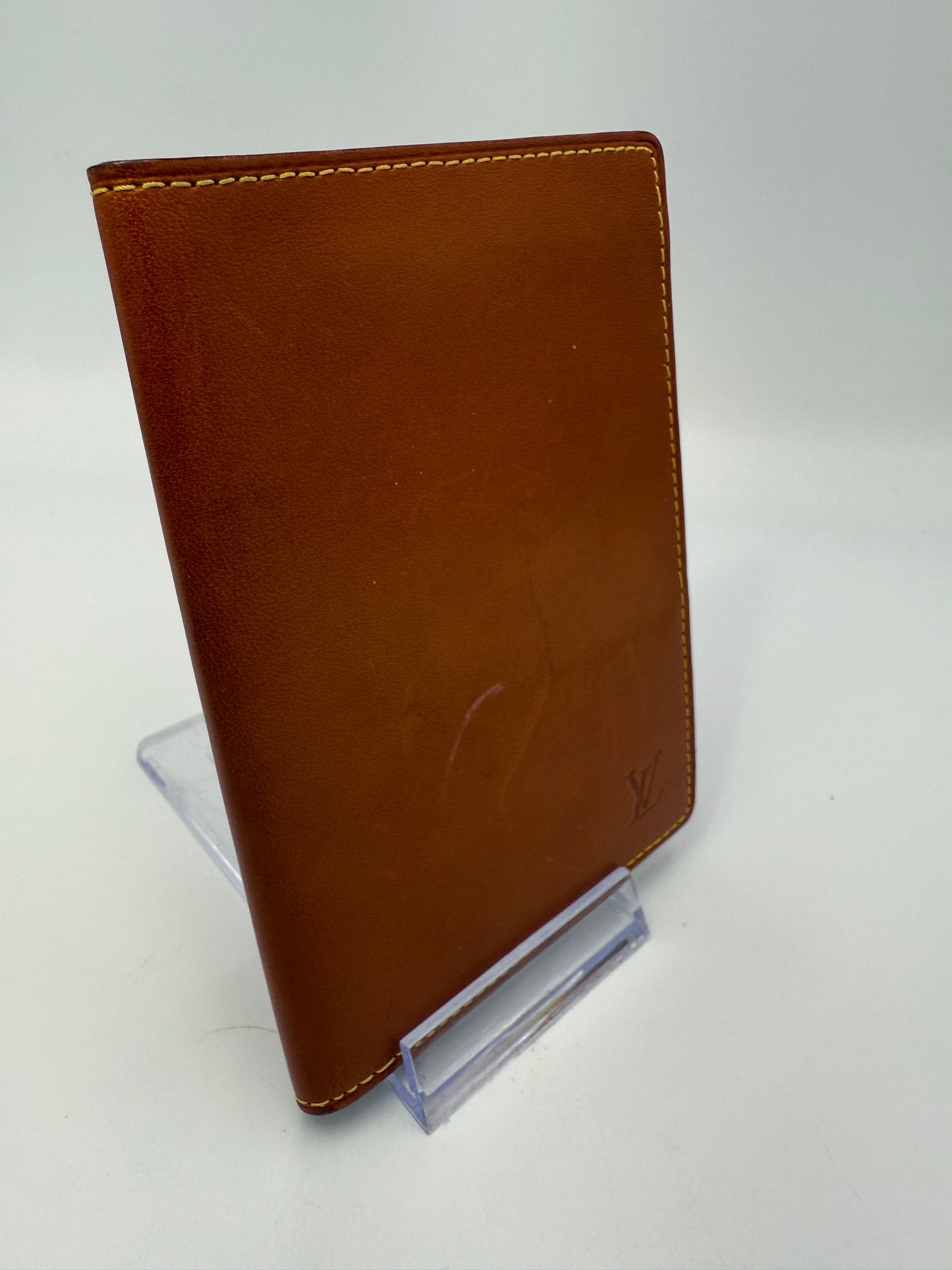 Louis Vuitton Leather Passport Holder CA1022