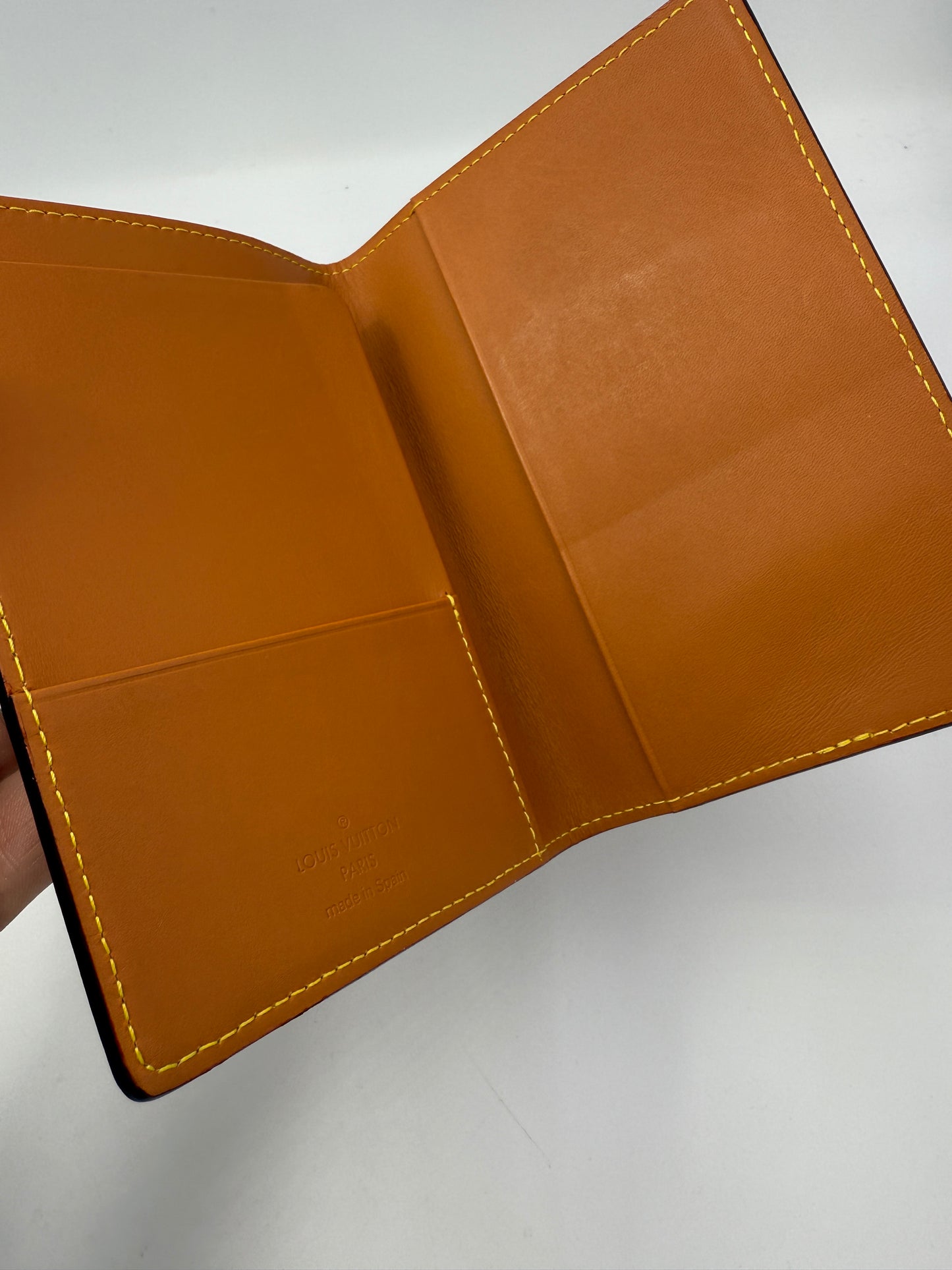 Louis Vuitton Leather Passport Holder CA1022